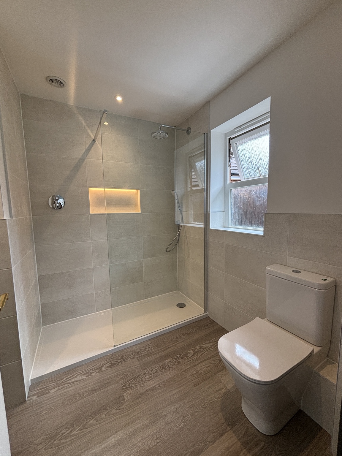 Bright modern shower room